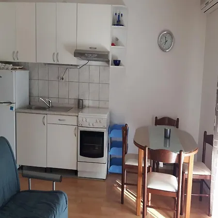 Apartment Kate - 20m From The